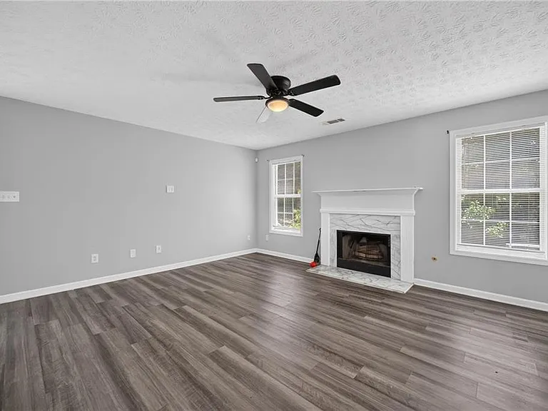 530 Sterling Pointe Ct — Photo 17