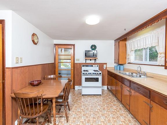 3rd image of 78 Velore Ave