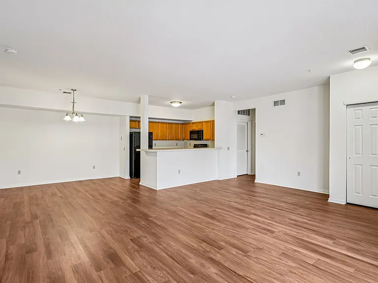 Spring Creek Apartments — Photo 124