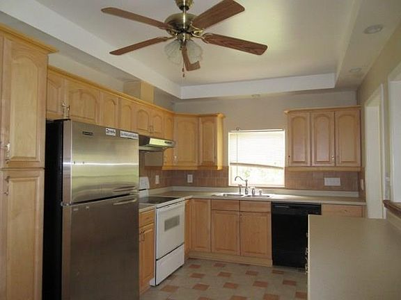 3rd image of 11303 Lakeside Dr