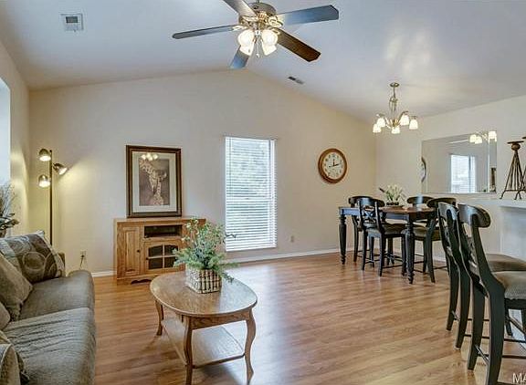 4th image of 1112 Highland Oaks Ct Unit C