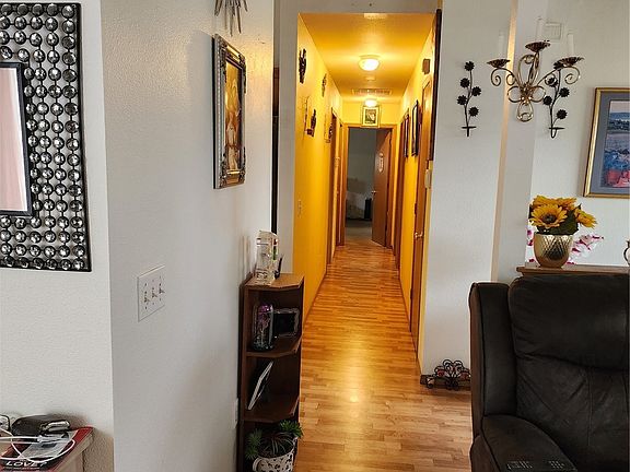 5th image of 559 Algona Boulevard N