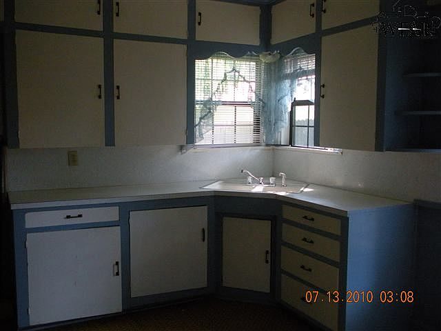 2nd image of 1823 Wilson Ave