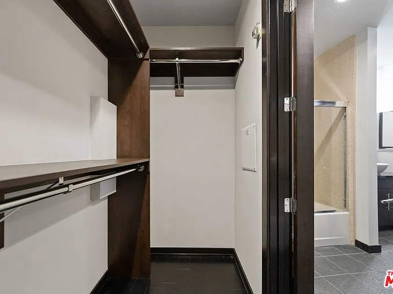 655 S Hope St #1006 — Photo 15
