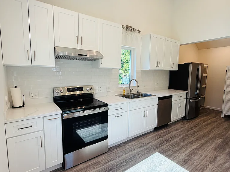 1209 Radcliffe Dr — Photo 5