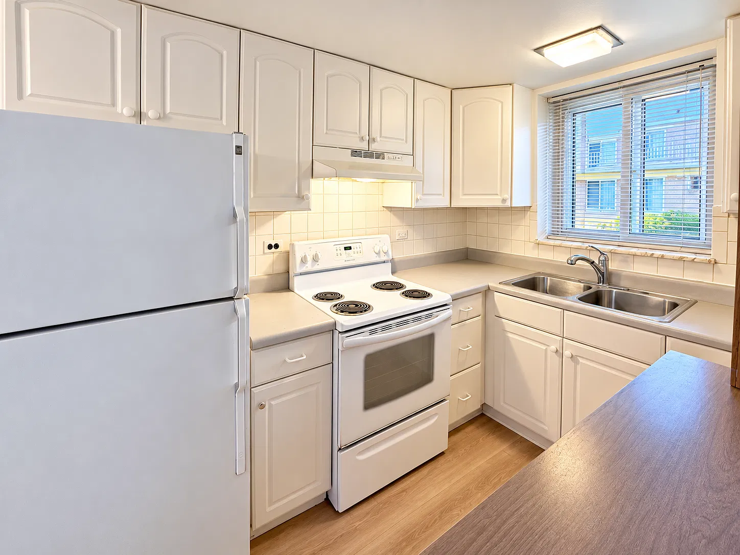 1 bed, 700 sqft, $1,600 — Photo 4