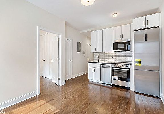 3rd image of 347 E 58th St #4F