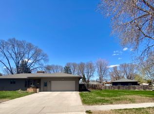 1004 W Cedar Ave, Mitchell, SD 57301