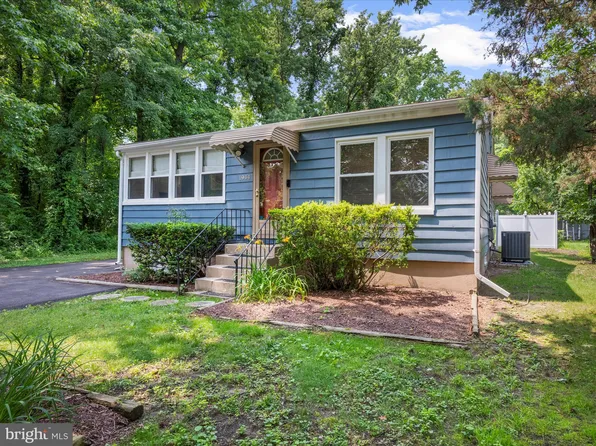 1944 Hilltop Rd, Pasadena, MD 21122