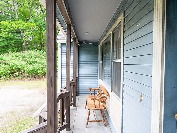 4th image of 125 Rice Ave