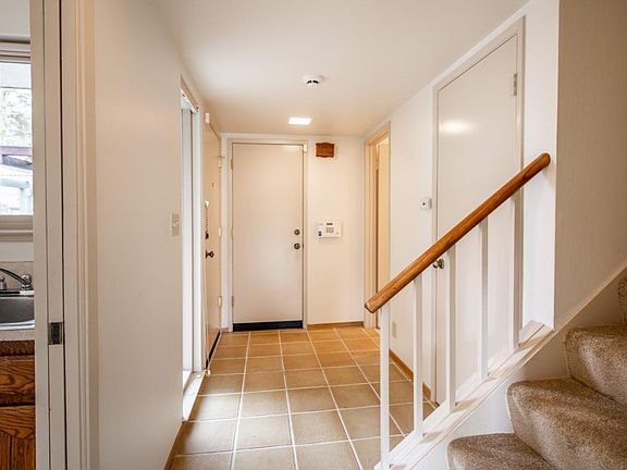 5th image of 118 Oxford Ln