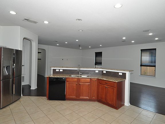 4th image of 832 Bethel Way