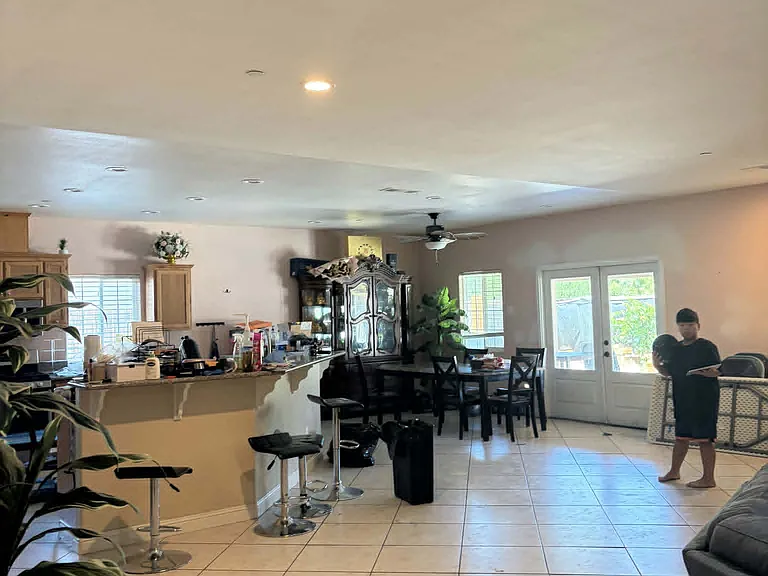 5383 E Clay Ave — Photo 1