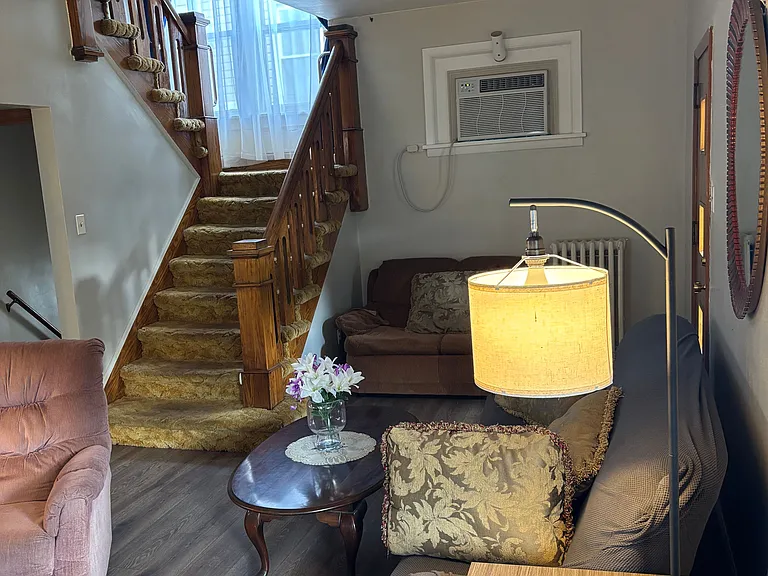 546 Harold Ave — Photo 12
