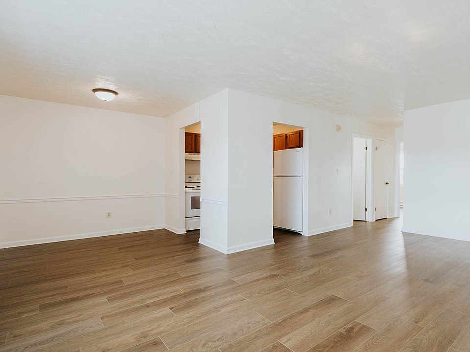 1st image of 401 East Rd APT 11