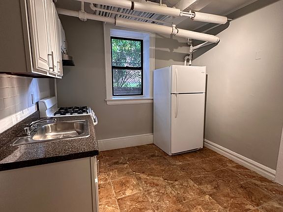 3rd image of 148 Halsted St #B4
