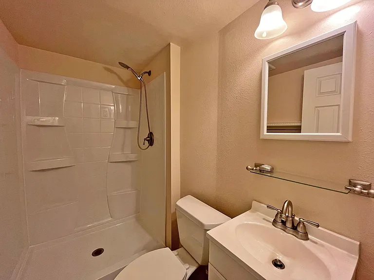 S9W31465 Irwin Ct — Photo 10