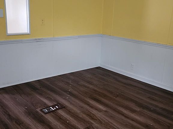 3rd image of 1176 Harmony Dr S