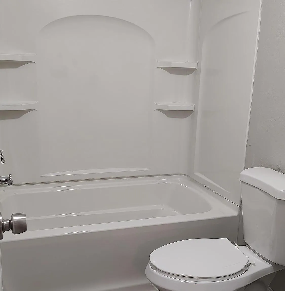 639 Russian St — Photo 2
