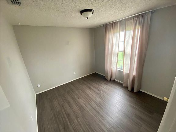 4th image of 7604 Cougar Dr