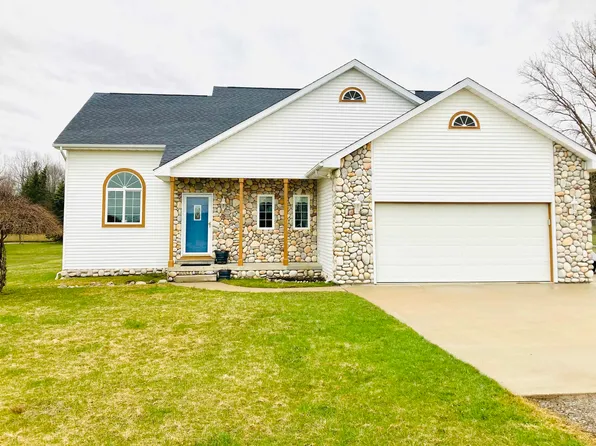 2034 E Hotchkiss Rd, Bay City, MI 48706
