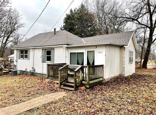 3524 Pickett Rd, Saint Joseph, MO 64503
