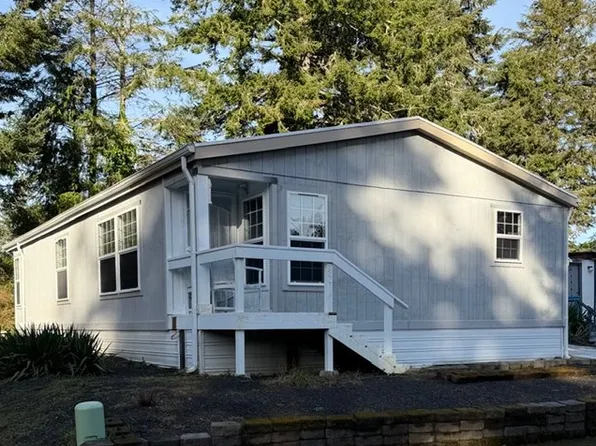 530 Shorepines Ct, Coos Bay, OR 97420