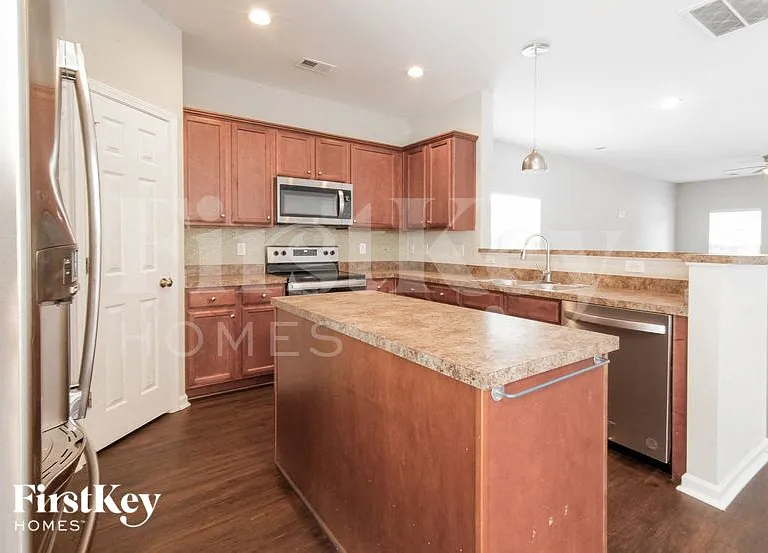 2815 Pottinger Dr — Photo 8
