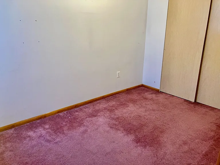 1604 Catharine St — Photo 13