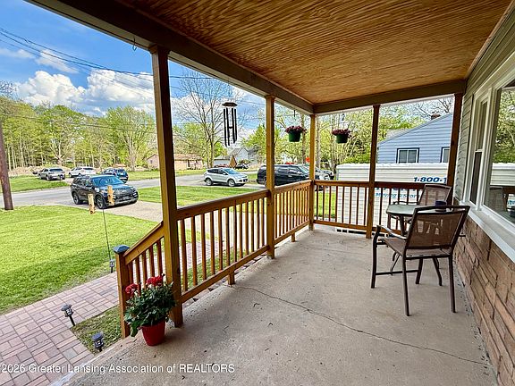 4th image of 821 Clark Rd