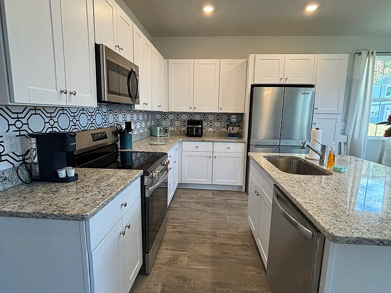 Cypress Ln — Photo 32