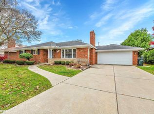 22312 Ardmore Park Dr, Saint Clair Shores, MI 48081