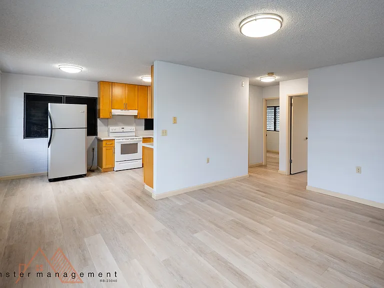 215 Azores St #D — Photo 14
