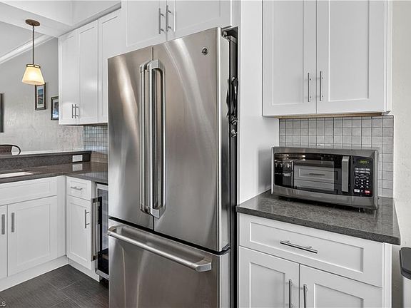 4th image of 9500 Highland Woods BLVD #105
