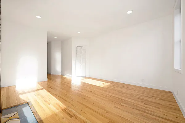 Rented by Buchbinder & Warren | media 17