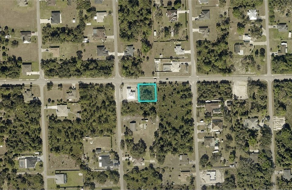 2nd image of 605 W 6th St