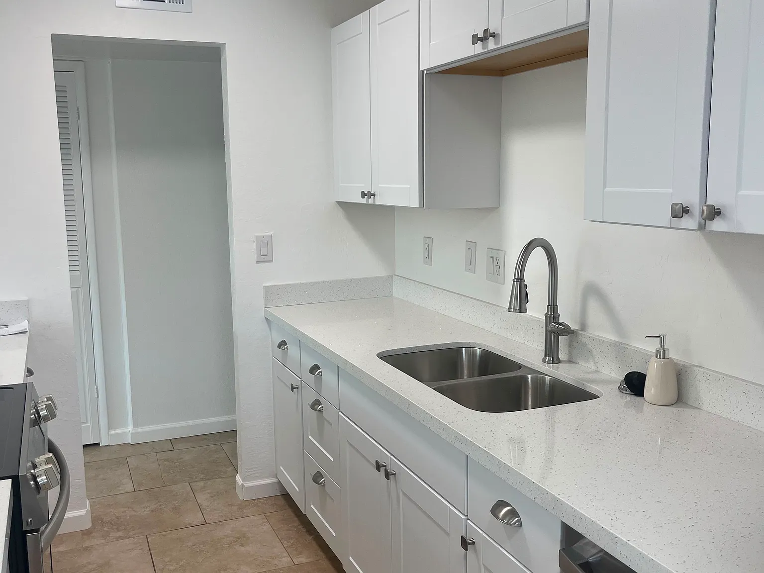 3 bed, 1416 sqft, $2,550 — Photo 3