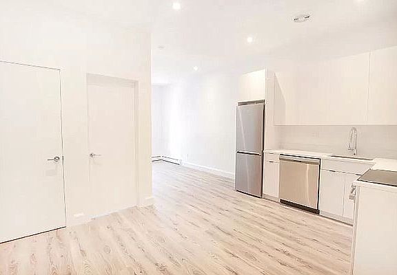 2nd image of 1450 Myrtle Ave #21
