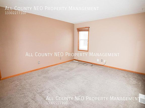 3rd image of 2923 Center Dr
