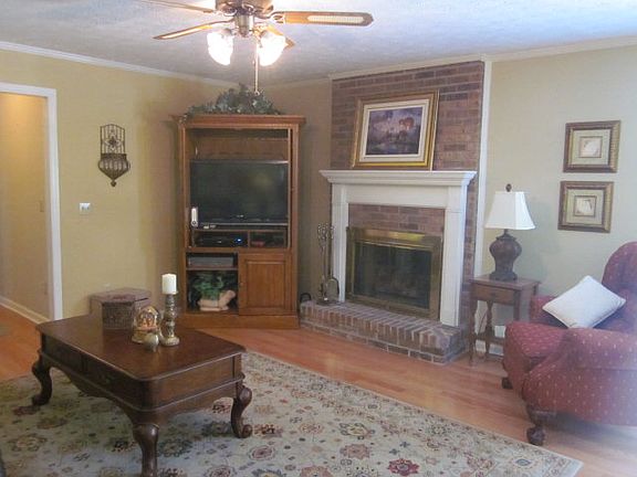 5th image of 720 Liberty Ct