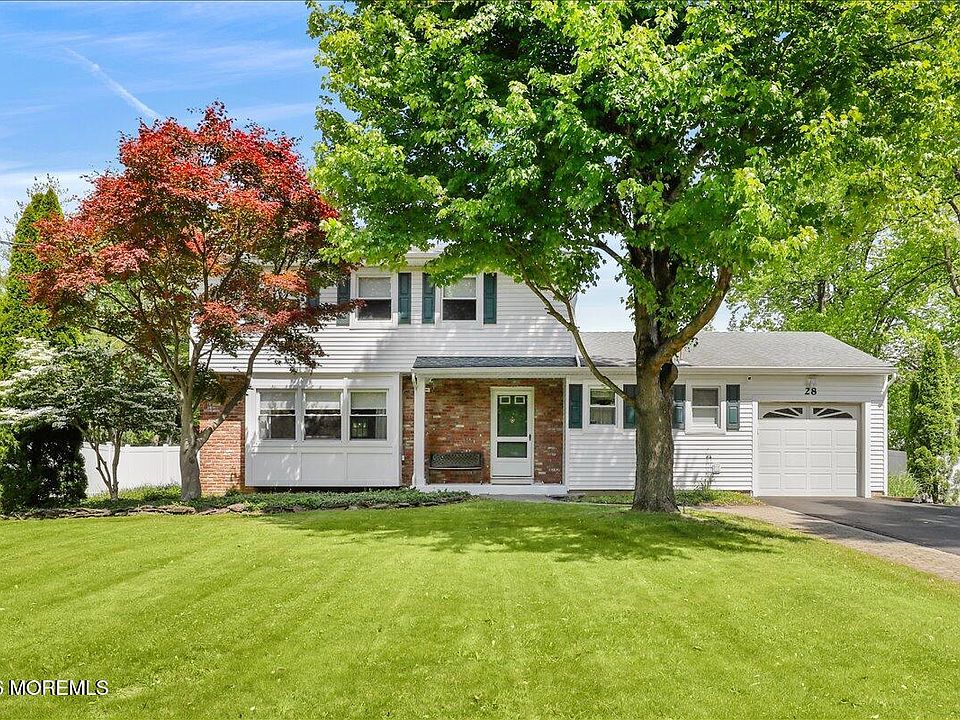 1st image of 28 Bunker Hill Drive