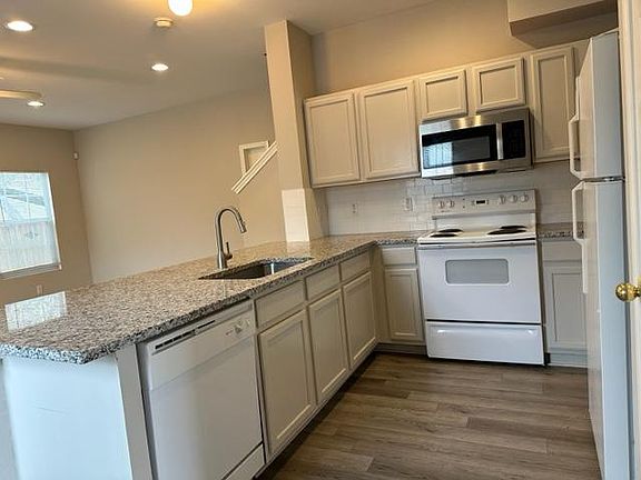 2nd image of 7803 Kingsbury Way Unit 4