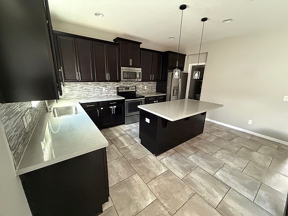 5th image of 8562 Dufferin Ln