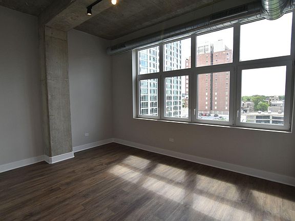 4th image of 3817 N Broadway St #511