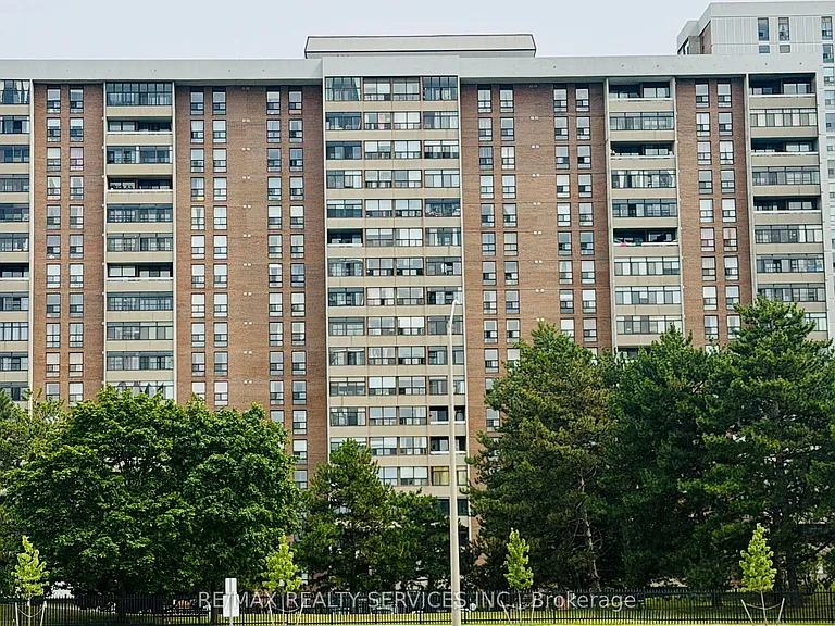 25 Kensington Rd #1402 — Photo 1