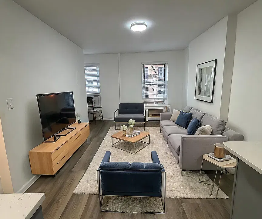 207 E 26th St #3F