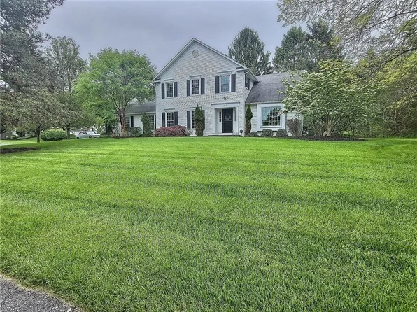162 Sullys Trl, Pittsford, NY 14534