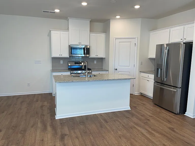 2809 Yeager Dr NW — Photo 7