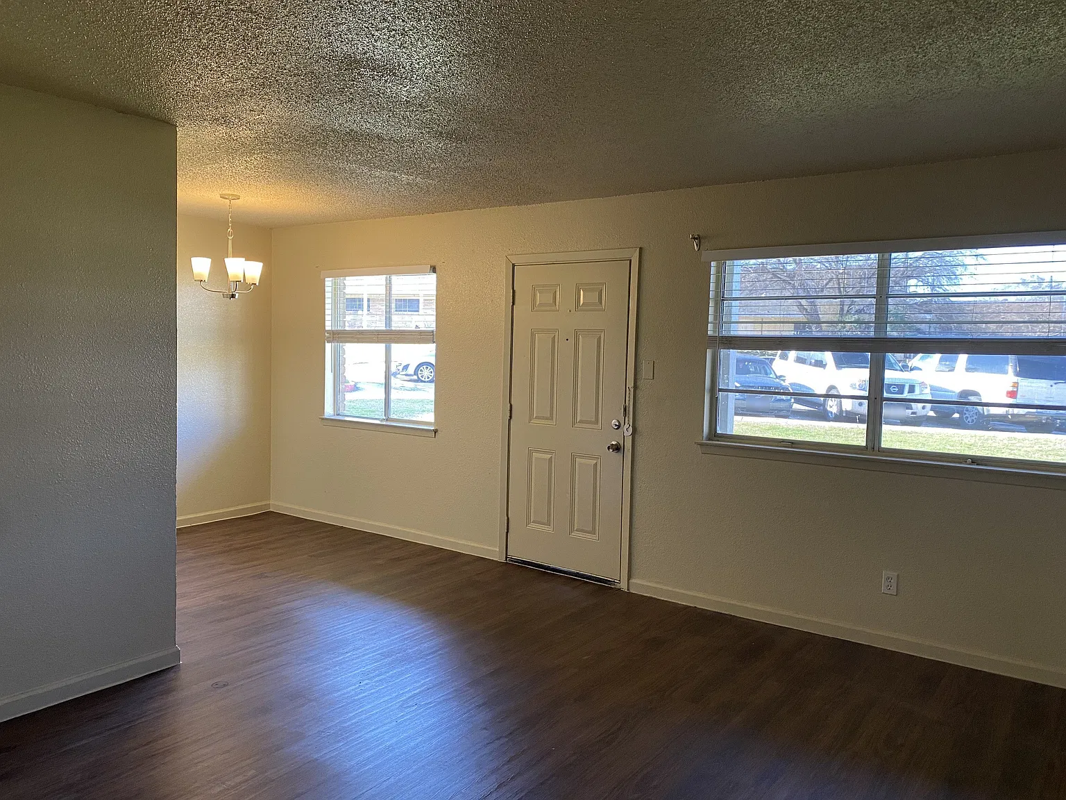 New Riviera Apartments — Photo 1