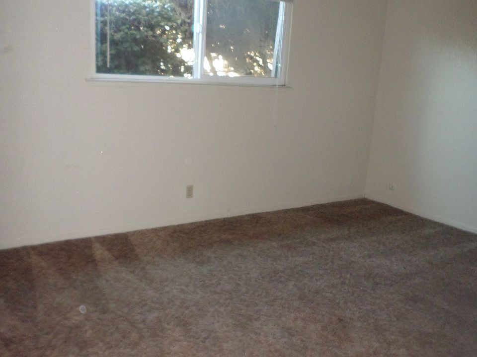 2nd image of 1443 E 21st St APT 8